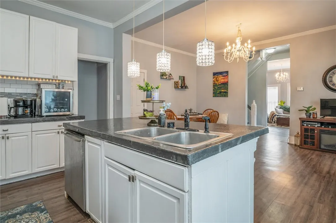 34 High Street, Lyons, New York 14489, Lyons, New York 14489, 7 Bedrooms Bedrooms, 15 Rooms Rooms,4 BathroomsBathrooms,Residential,For Sale,34 High Street, Lyons, New York 14489,R1623040