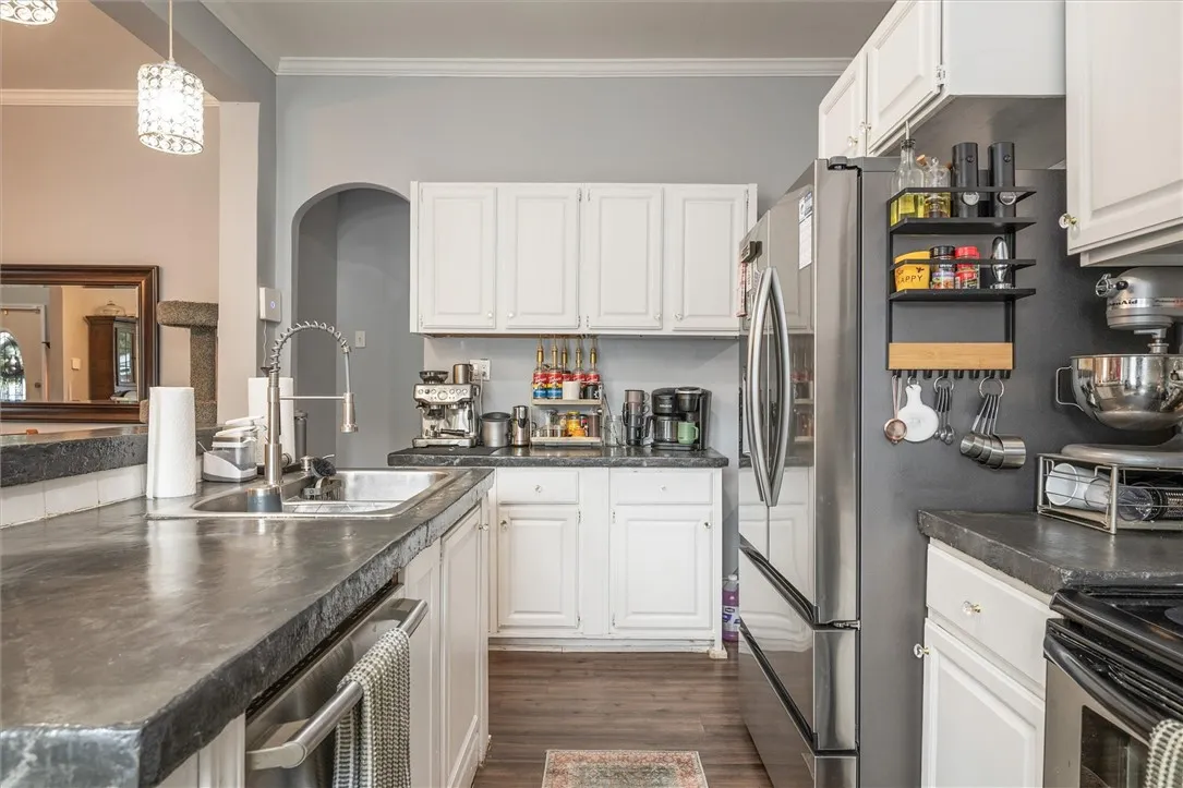 34 High Street, Lyons, New York 14489, Lyons, New York 14489, 7 Bedrooms Bedrooms, 15 Rooms Rooms,4 BathroomsBathrooms,Residential,For Sale,34 High Street, Lyons, New York 14489,R1623040