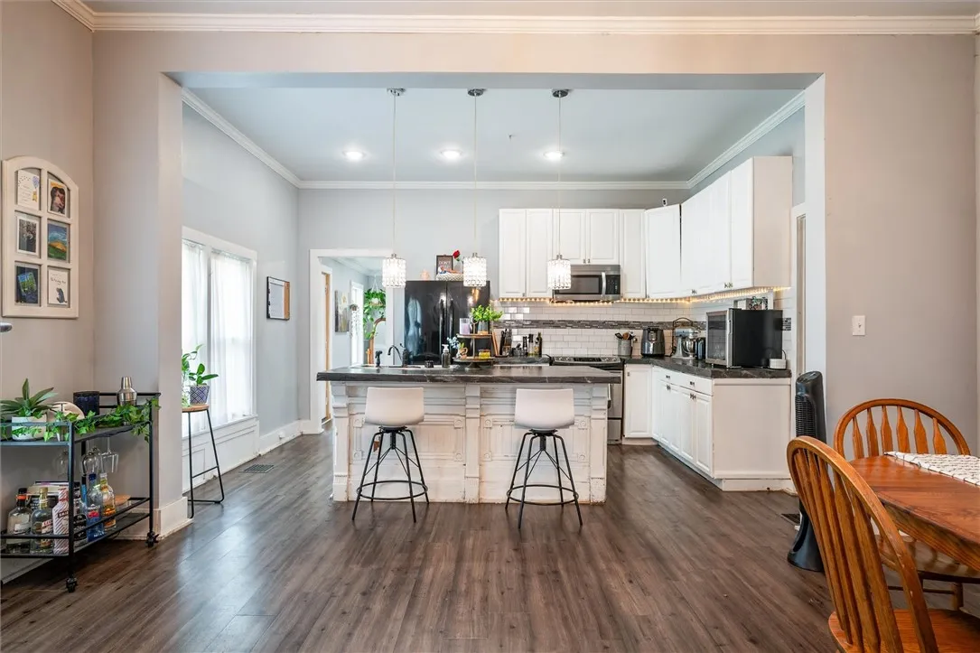 34 High Street, Lyons, New York 14489, Lyons, New York 14489, 7 Bedrooms Bedrooms, 15 Rooms Rooms,4 BathroomsBathrooms,Residential,For Sale,34 High Street, Lyons, New York 14489,R1623040