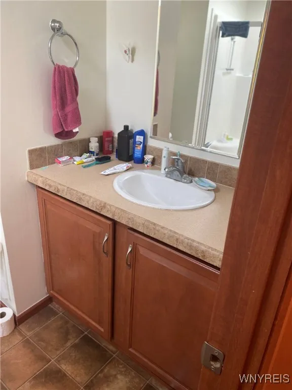 4693 Hampstead Drive, Clarence, New York 14031, Clarence, New York 14031, 2 Bedrooms Bedrooms, 5 Rooms Rooms,2 BathroomsBathrooms,Residential,For Sale,4693 Hampstead Drive, Clarence, New York 14031,B1623048