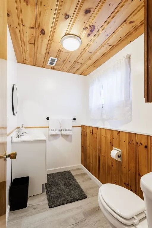 116 Churchill Drive North, Greece, New York 14616, Greece, New York 14616, 4 Bedrooms Bedrooms, 8 Rooms Rooms,1 BathroomBathrooms,Residential,For Sale,116 Churchill Drive North, Greece, New York 14616,R1622752