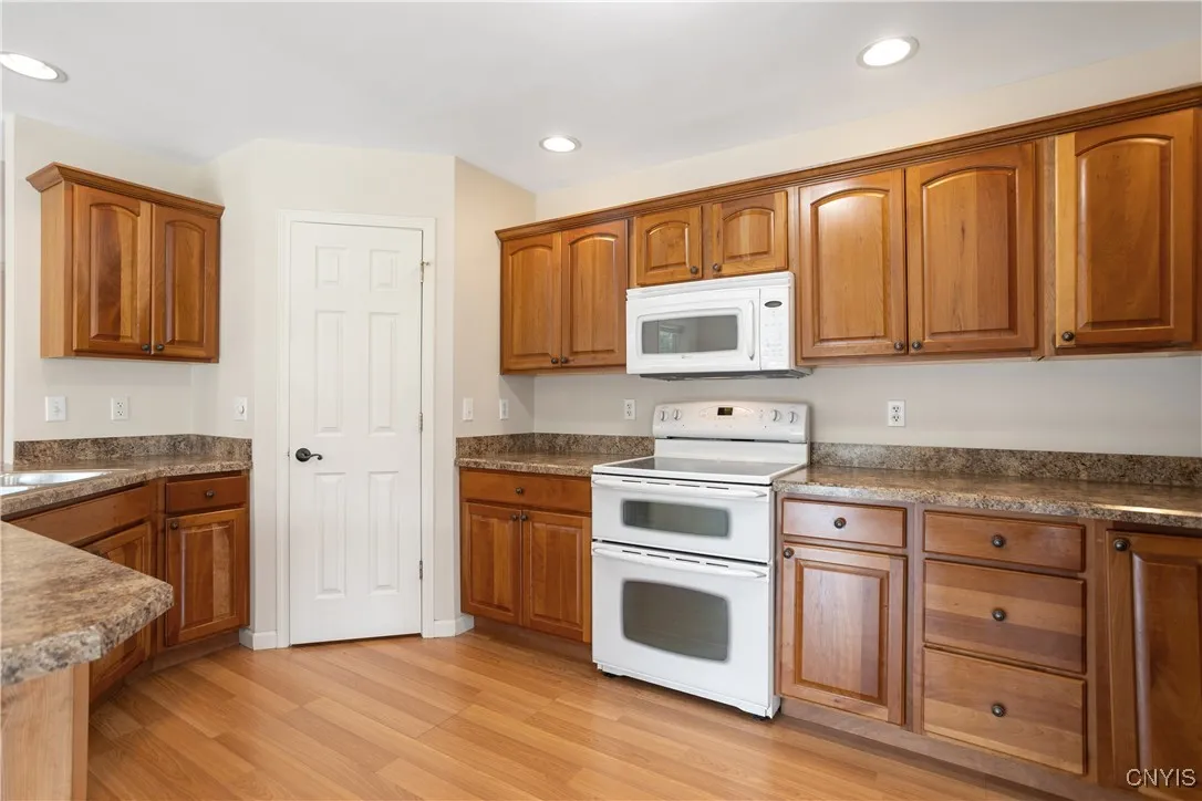 9466 Bartel Road, Cicero, New York 13029, Cicero, New York 13029, 4 Bedrooms Bedrooms, 6 Rooms Rooms,3 BathroomsBathrooms,Residential,For Sale,9466 Bartel Road, Cicero, New York 13029,S1622995
