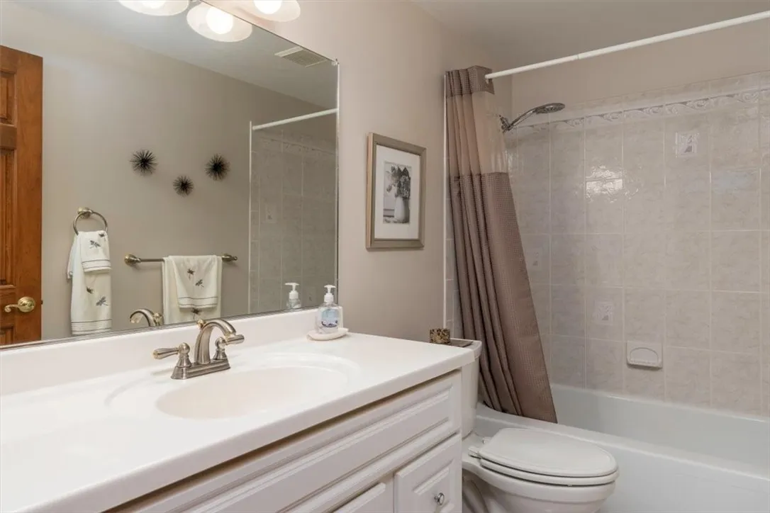 73 Judith Drive, Cheektowaga, New York 14227, Cheektowaga, New York 14227, 4 Bedrooms Bedrooms, 8 Rooms Rooms,2 BathroomsBathrooms,Residential,For Sale,73 Judith Drive, Cheektowaga, New York 14227,R1620978