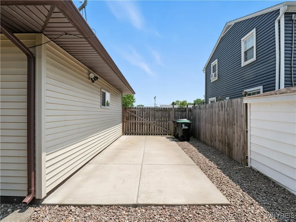 394 Evergreen Drive, Tonawanda, New York 14150, Tonawanda, New York 14150, 3 Bedrooms Bedrooms, 6 Rooms Rooms,2 BathroomsBathrooms,Residential,Closed,394 Evergreen Drive, Tonawanda, New York 14150,0,B1623012