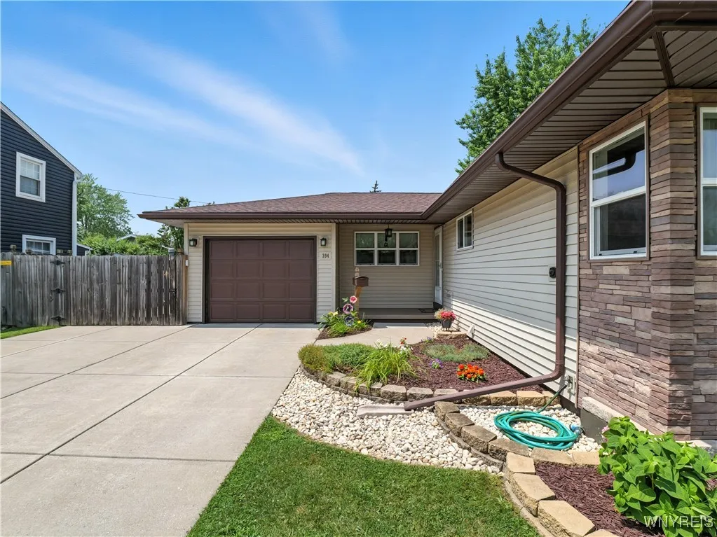 394 Evergreen Drive, Tonawanda, New York 14150, Tonawanda, New York 14150, 3 Bedrooms Bedrooms, 6 Rooms Rooms,2 BathroomsBathrooms,Residential,Closed,394 Evergreen Drive, Tonawanda, New York 14150,0,B1623012