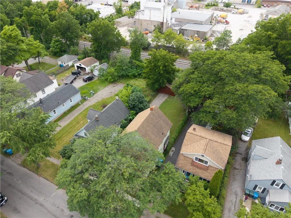 287 Curlew Street, Rochester, New York 14613, Rochester, New York 14613, 3 Bedrooms Bedrooms, 9 Rooms Rooms,1 BathroomBathrooms,Residential,For Sale,287 Curlew Street, Rochester, New York 14613,R1622487