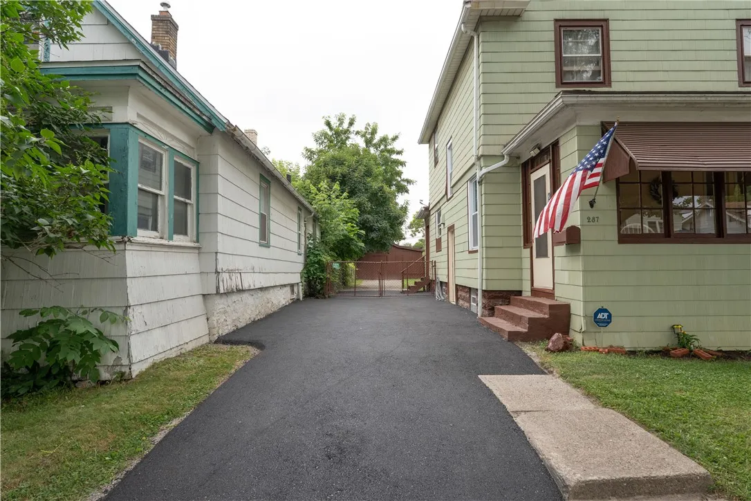 287 Curlew Street, Rochester, New York 14613, Rochester, New York 14613, 3 Bedrooms Bedrooms, 9 Rooms Rooms,1 BathroomBathrooms,Residential,For Sale,287 Curlew Street, Rochester, New York 14613,R1622487