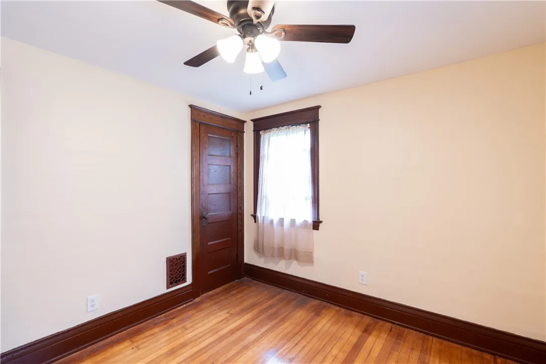 287 Curlew Street, Rochester, New York 14613, Rochester, New York 14613, 3 Bedrooms Bedrooms, 9 Rooms Rooms,1 BathroomBathrooms,Residential,For Sale,287 Curlew Street, Rochester, New York 14613,R1622487