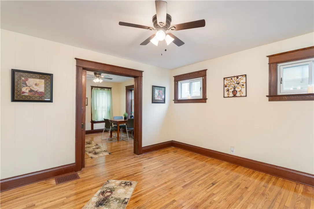 287 Curlew Street, Rochester, New York 14613, Rochester, New York 14613, 3 Bedrooms Bedrooms, 9 Rooms Rooms,1 BathroomBathrooms,Residential,For Sale,287 Curlew Street, Rochester, New York 14613,R1622487