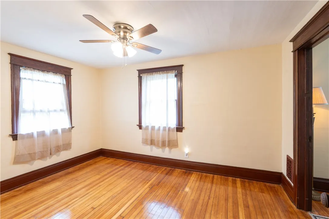 287 Curlew Street, Rochester, New York 14613, Rochester, New York 14613, 3 Bedrooms Bedrooms, 9 Rooms Rooms,1 BathroomBathrooms,Residential,For Sale,287 Curlew Street, Rochester, New York 14613,R1622487