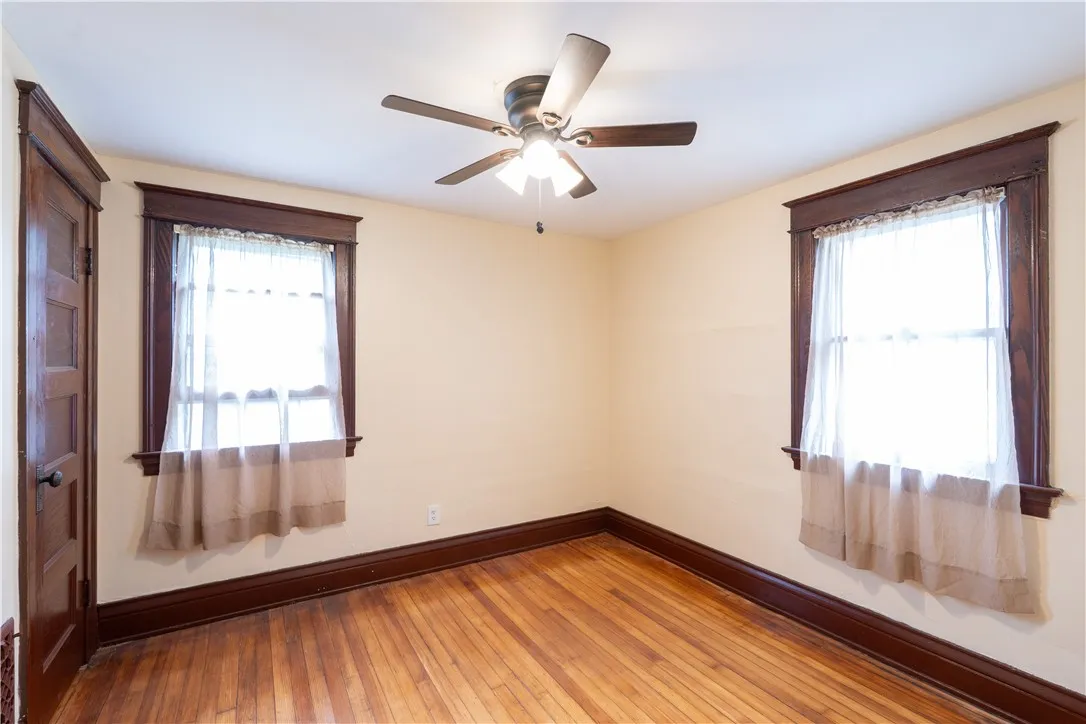 287 Curlew Street, Rochester, New York 14613, Rochester, New York 14613, 3 Bedrooms Bedrooms, 9 Rooms Rooms,1 BathroomBathrooms,Residential,For Sale,287 Curlew Street, Rochester, New York 14613,R1622487