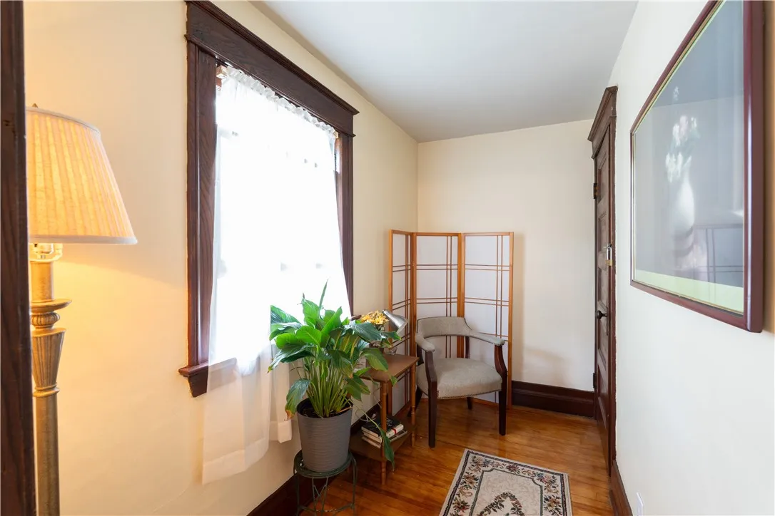 287 Curlew Street, Rochester, New York 14613, Rochester, New York 14613, 3 Bedrooms Bedrooms, 9 Rooms Rooms,1 BathroomBathrooms,Residential,For Sale,287 Curlew Street, Rochester, New York 14613,R1622487