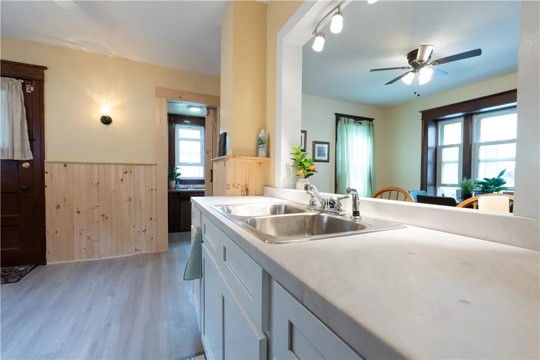 287 Curlew Street, Rochester, New York 14613, Rochester, New York 14613, 3 Bedrooms Bedrooms, 9 Rooms Rooms,1 BathroomBathrooms,Residential,For Sale,287 Curlew Street, Rochester, New York 14613,R1622487