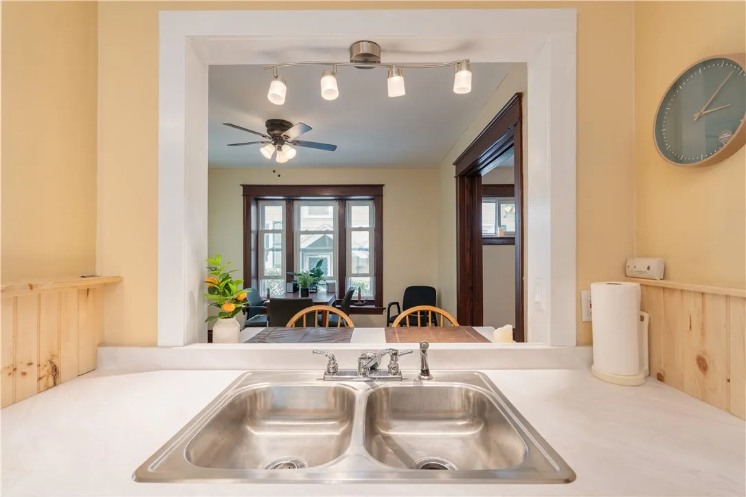 287 Curlew Street, Rochester, New York 14613, Rochester, New York 14613, 3 Bedrooms Bedrooms, 9 Rooms Rooms,1 BathroomBathrooms,Residential,For Sale,287 Curlew Street, Rochester, New York 14613,R1622487