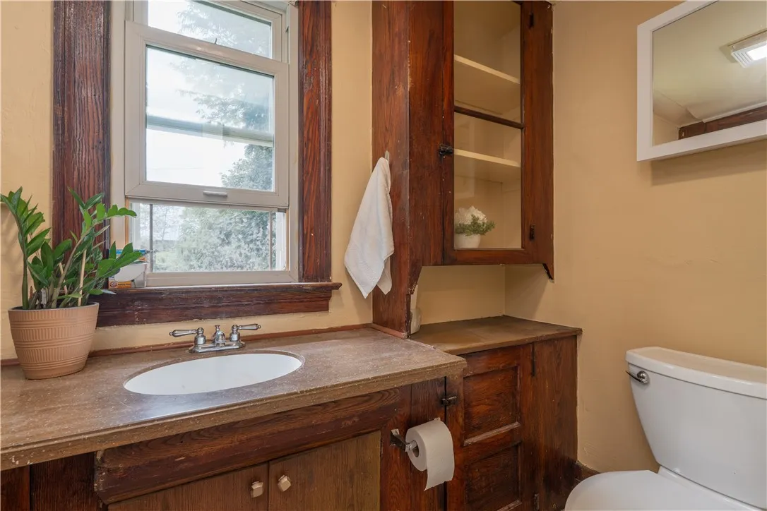 287 Curlew Street, Rochester, New York 14613, Rochester, New York 14613, 3 Bedrooms Bedrooms, 9 Rooms Rooms,1 BathroomBathrooms,Residential,For Sale,287 Curlew Street, Rochester, New York 14613,R1622487