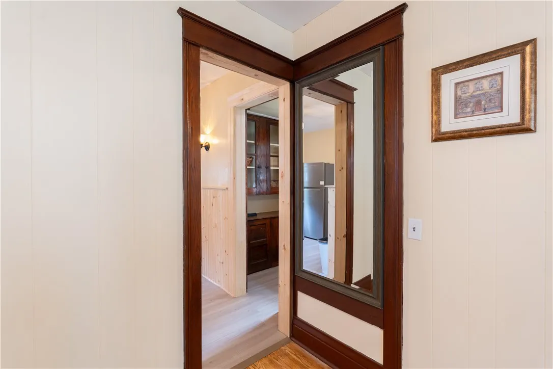 287 Curlew Street, Rochester, New York 14613, Rochester, New York 14613, 3 Bedrooms Bedrooms, 9 Rooms Rooms,1 BathroomBathrooms,Residential,For Sale,287 Curlew Street, Rochester, New York 14613,R1622487