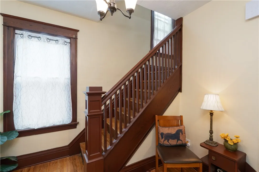 287 Curlew Street, Rochester, New York 14613, Rochester, New York 14613, 3 Bedrooms Bedrooms, 9 Rooms Rooms,1 BathroomBathrooms,Residential,For Sale,287 Curlew Street, Rochester, New York 14613,R1622487
