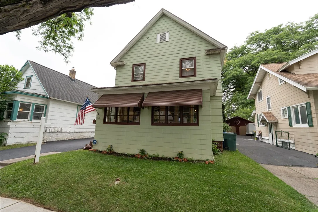 287 Curlew Street, Rochester, New York 14613, Rochester, New York 14613, 3 Bedrooms Bedrooms, 9 Rooms Rooms,1 BathroomBathrooms,Residential,For Sale,287 Curlew Street, Rochester, New York 14613,R1622487