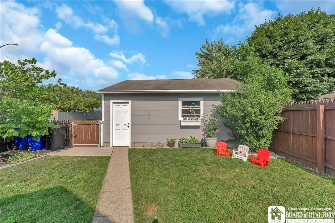 173 Dwyer Street, West Seneca, New York 14224, West Seneca, New York 14224, 3 Bedrooms Bedrooms, 8 Rooms Rooms,1 BathroomBathrooms,Residential,For Sale,173 Dwyer Street, West Seneca, New York 14224,R1622928