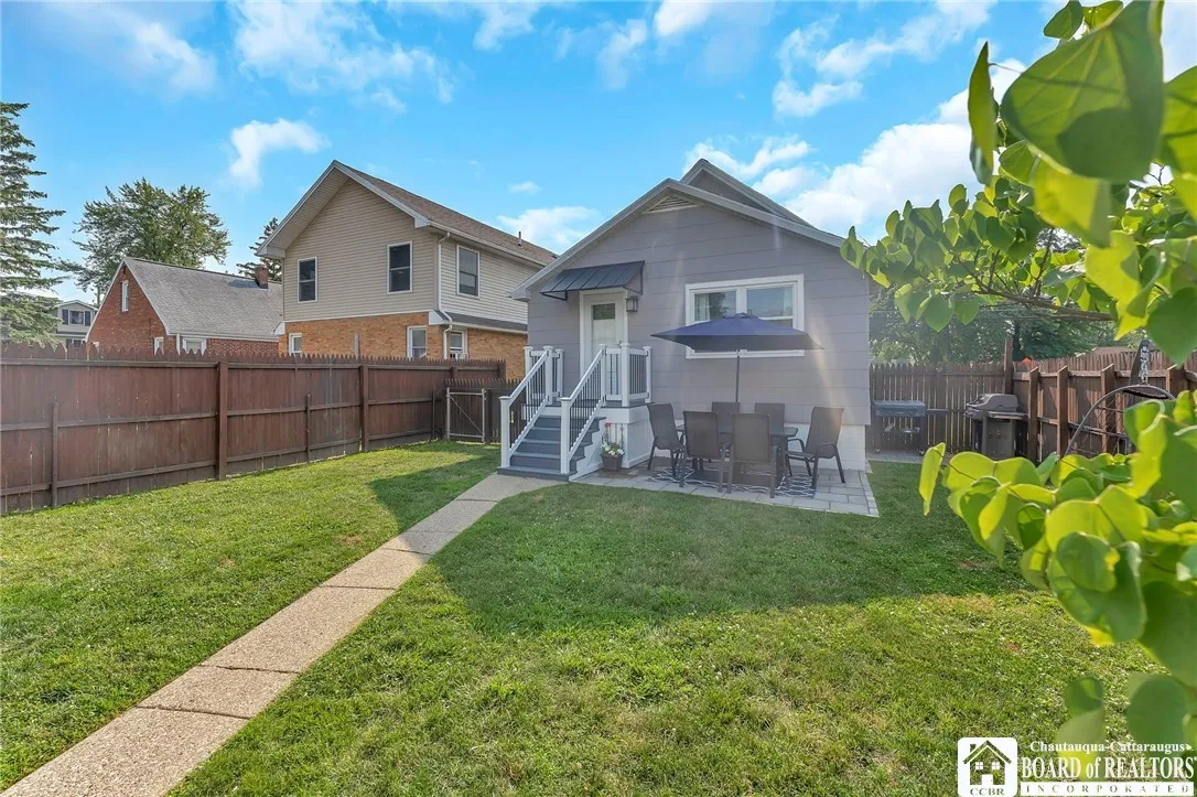 173 Dwyer Street, West Seneca, New York 14224, West Seneca, New York 14224, 3 Bedrooms Bedrooms, 8 Rooms Rooms,1 BathroomBathrooms,Residential,For Sale,173 Dwyer Street, West Seneca, New York 14224,R1622928