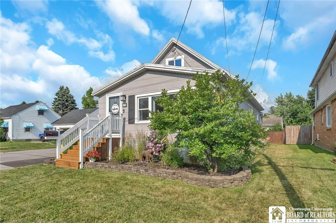 173 Dwyer Street, West Seneca, New York 14224, West Seneca, New York 14224, 3 Bedrooms Bedrooms, 8 Rooms Rooms,1 BathroomBathrooms,Residential,For Sale,173 Dwyer Street, West Seneca, New York 14224,R1622928