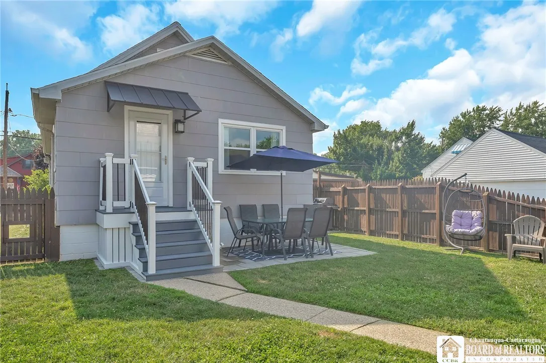 173 Dwyer Street, West Seneca, New York 14224, West Seneca, New York 14224, 3 Bedrooms Bedrooms, 8 Rooms Rooms,1 BathroomBathrooms,Residential,For Sale,173 Dwyer Street, West Seneca, New York 14224,R1622928