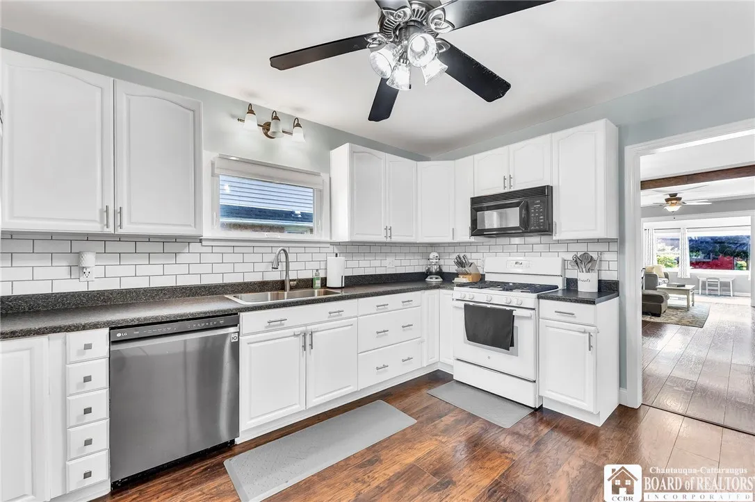 173 Dwyer Street, West Seneca, New York 14224, West Seneca, New York 14224, 3 Bedrooms Bedrooms, 8 Rooms Rooms,1 BathroomBathrooms,Residential,For Sale,173 Dwyer Street, West Seneca, New York 14224,R1622928