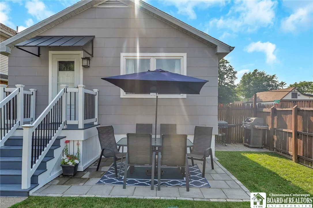173 Dwyer Street, West Seneca, New York 14224, West Seneca, New York 14224, 3 Bedrooms Bedrooms, 8 Rooms Rooms,1 BathroomBathrooms,Residential,For Sale,173 Dwyer Street, West Seneca, New York 14224,R1622928