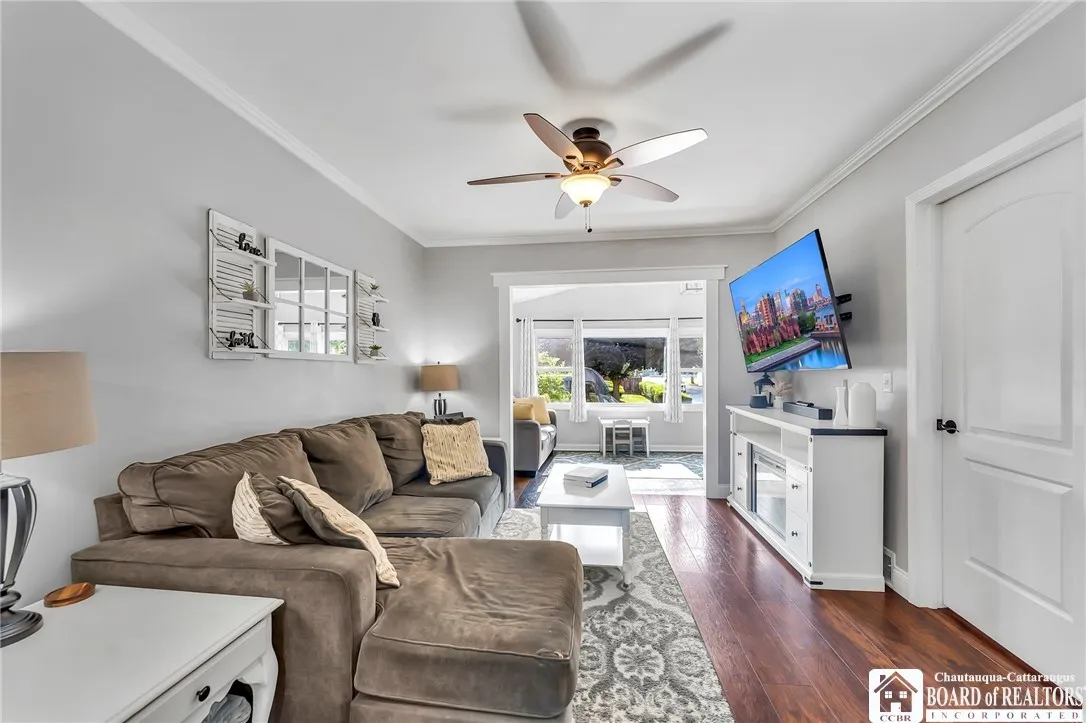 173 Dwyer Street, West Seneca, New York 14224, West Seneca, New York 14224, 3 Bedrooms Bedrooms, 8 Rooms Rooms,1 BathroomBathrooms,Residential,For Sale,173 Dwyer Street, West Seneca, New York 14224,R1622928