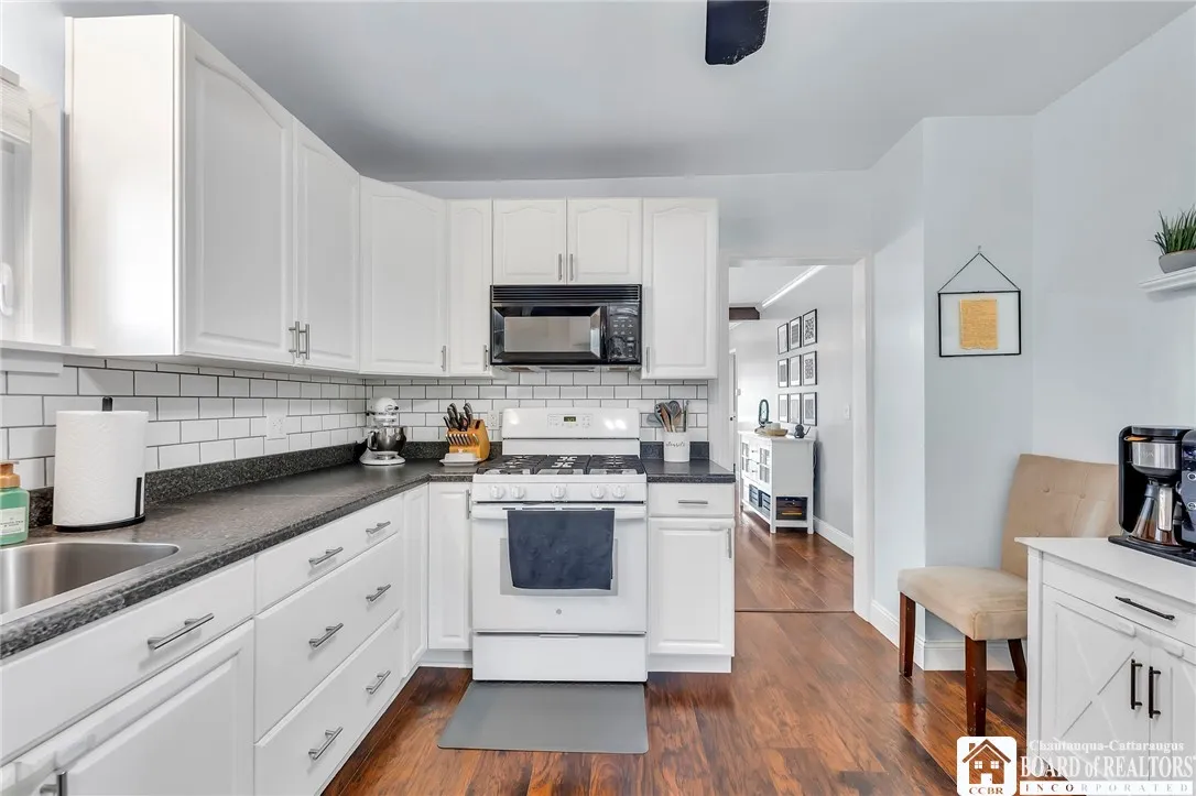 173 Dwyer Street, West Seneca, New York 14224, West Seneca, New York 14224, 3 Bedrooms Bedrooms, 8 Rooms Rooms,1 BathroomBathrooms,Residential,For Sale,173 Dwyer Street, West Seneca, New York 14224,R1622928