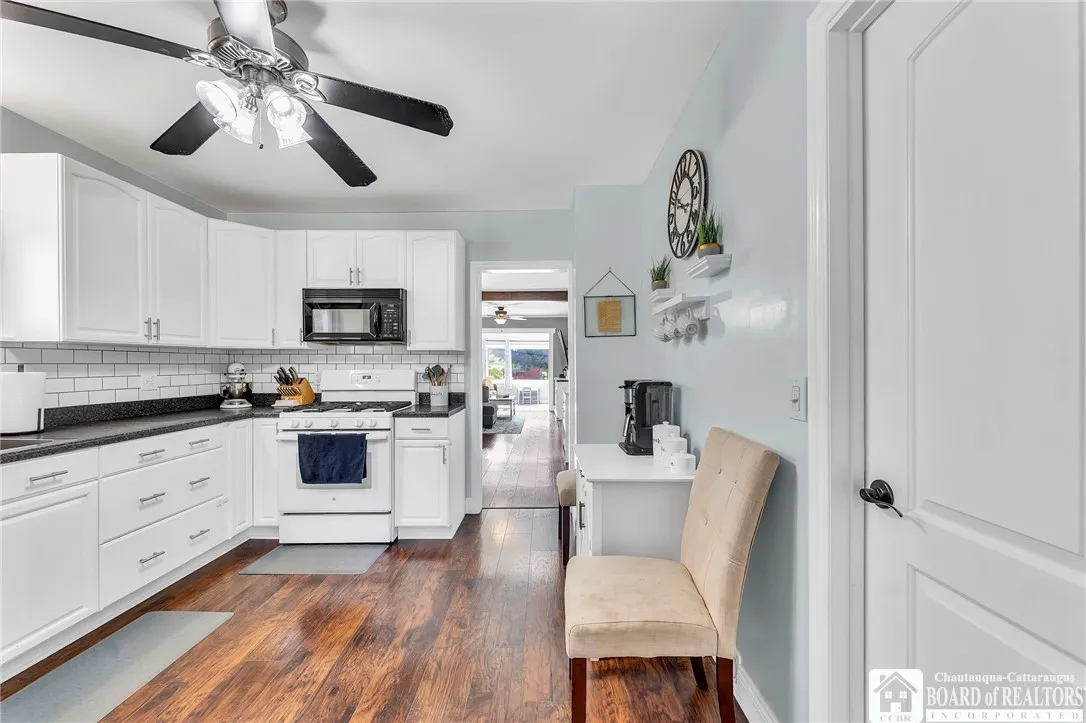 173 Dwyer Street, West Seneca, New York 14224, West Seneca, New York 14224, 3 Bedrooms Bedrooms, 8 Rooms Rooms,1 BathroomBathrooms,Residential,For Sale,173 Dwyer Street, West Seneca, New York 14224,R1622928