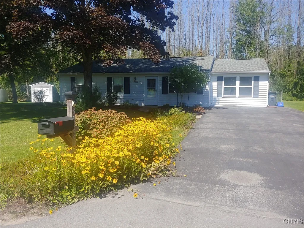 8839 English Road, Cicero, New York 13029, Cicero, New York 13029, 3 Bedrooms Bedrooms, 5 Rooms Rooms,1 BathroomBathrooms,Residential Lease,For Rent,8839 English Road, Cicero, New York 13029,S1623057