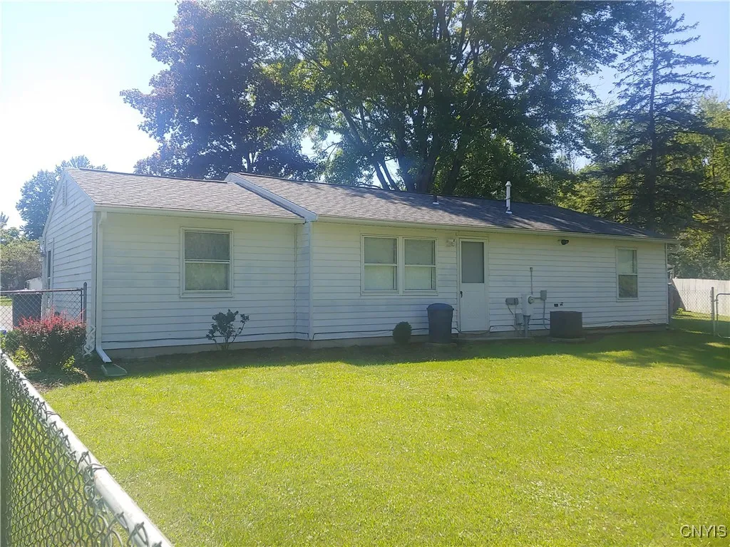 8839 English Road, Cicero, New York 13029, Cicero, New York 13029, 3 Bedrooms Bedrooms, 5 Rooms Rooms,1 BathroomBathrooms,Residential Lease,For Rent,8839 English Road, Cicero, New York 13029,S1623057