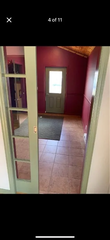 Entrance commercial space, 1 bath