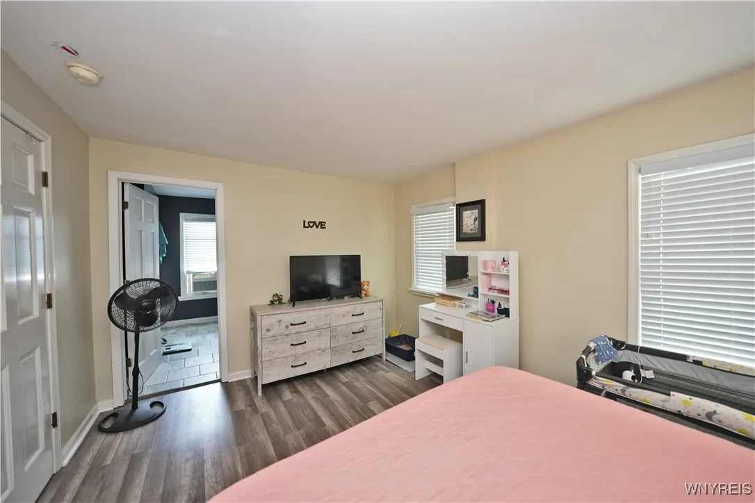 15 Delton Street, Tonawanda, New York 14150, Tonawanda, New York 14150, 4 Bedrooms Bedrooms, 7 Rooms Rooms,2 BathroomsBathrooms,Residential,For Sale,15 Delton Street, Tonawanda, New York 14150,B1622996