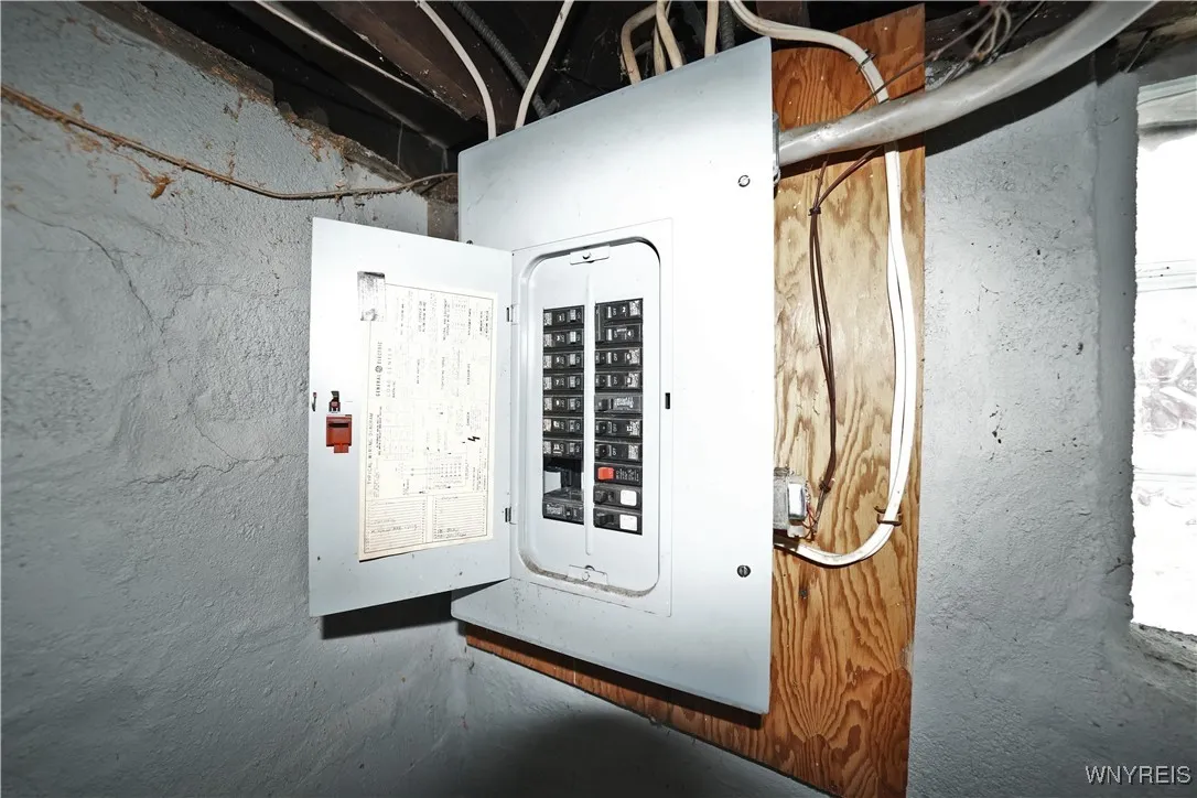 15 Delton Street, Tonawanda, New York 14150, Tonawanda, New York 14150, 4 Bedrooms Bedrooms, 7 Rooms Rooms,2 BathroomsBathrooms,Residential,For Sale,15 Delton Street, Tonawanda, New York 14150,B1622996
