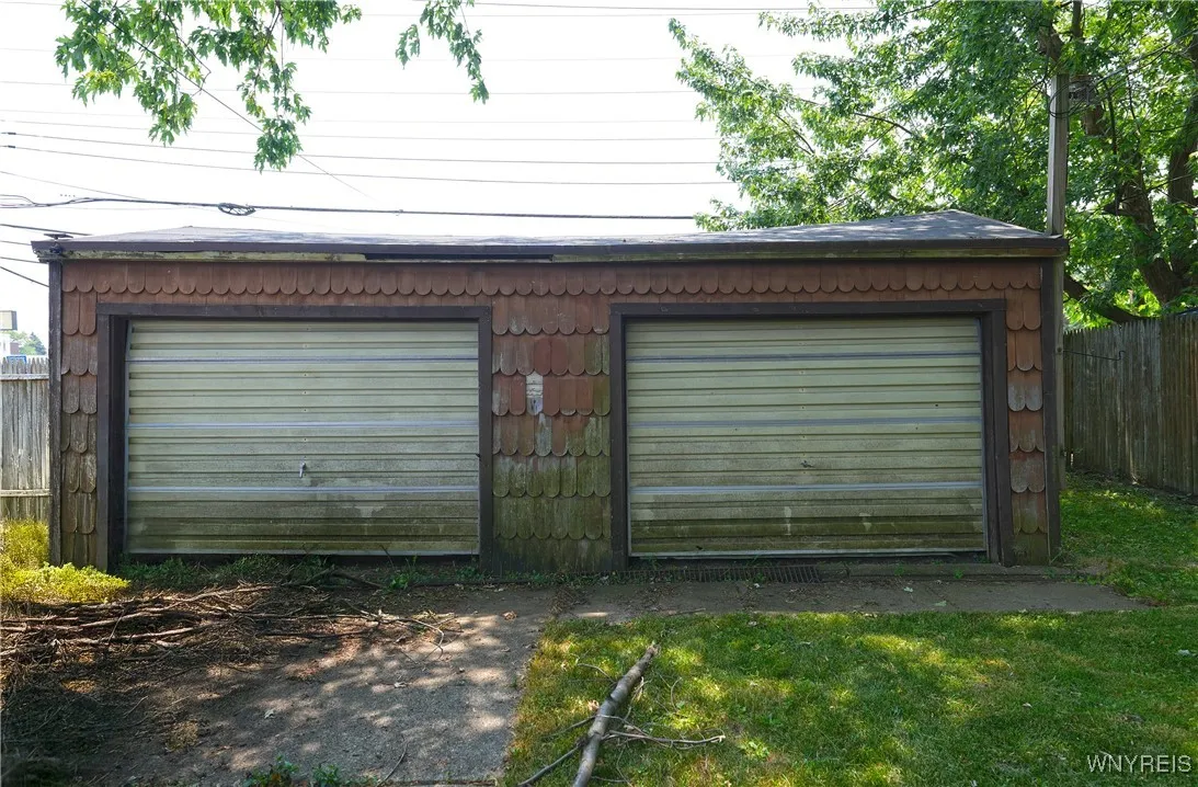 15 Delton Street, Tonawanda, New York 14150, Tonawanda, New York 14150, 4 Bedrooms Bedrooms, 7 Rooms Rooms,2 BathroomsBathrooms,Residential,For Sale,15 Delton Street, Tonawanda, New York 14150,B1622996