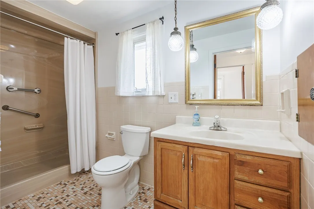 121 Harwick Road, Irondequoit, New York 14609, Irondequoit, New York 14609, 3 Bedrooms Bedrooms, 7 Rooms Rooms,1 BathroomBathrooms,Residential,Closed,121 Harwick Road, Irondequoit, New York 14609,0,R1621974