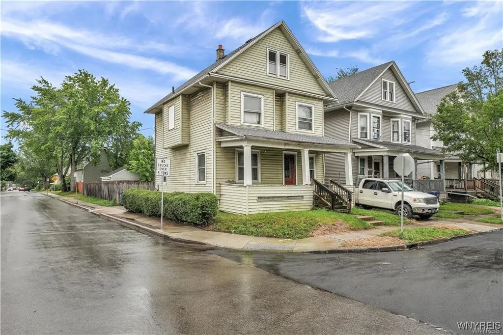 109 Stanley Street, Buffalo, New York 14206, Buffalo, New York 14206, 4 Bedrooms Bedrooms, 8 Rooms Rooms,1 BathroomBathrooms,Residential,For Sale,109 Stanley Street, Buffalo, New York 14206,B1622985