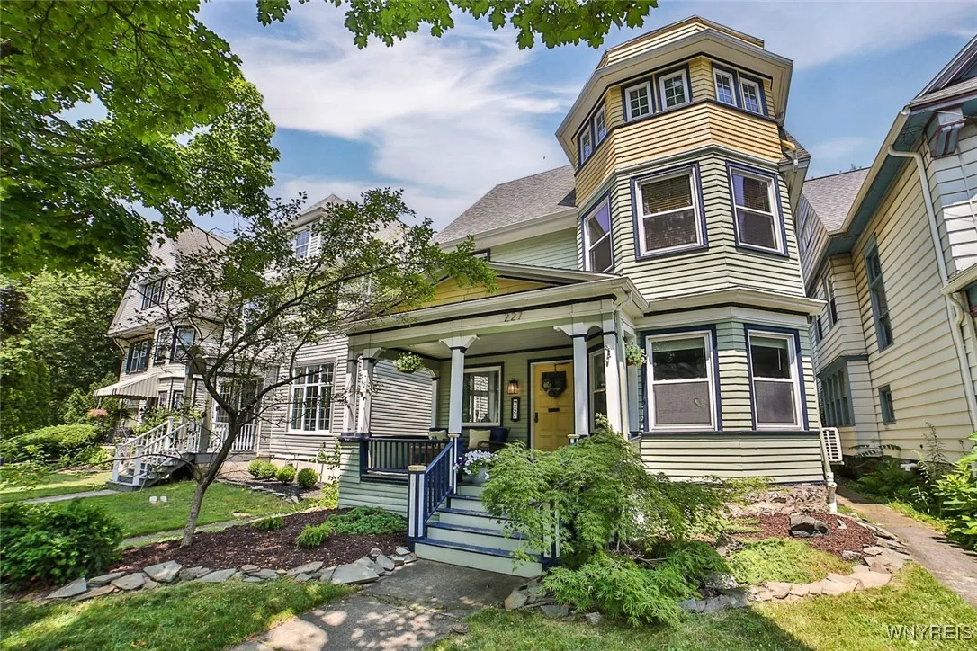 227 Highland Avenue, Buffalo, New York 14222, Buffalo, New York 14222, 4 Bedrooms Bedrooms, 12 Rooms Rooms,3 BathroomsBathrooms,Residential,For Sale,227 Highland Avenue, Buffalo, New York 14222,B1623079