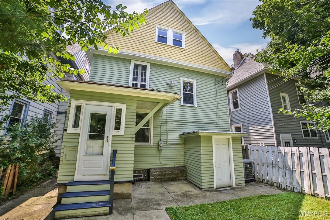 227 Highland Avenue, Buffalo, New York 14222, Buffalo, New York 14222, 4 Bedrooms Bedrooms, 12 Rooms Rooms,3 BathroomsBathrooms,Residential,For Sale,227 Highland Avenue, Buffalo, New York 14222,B1623079