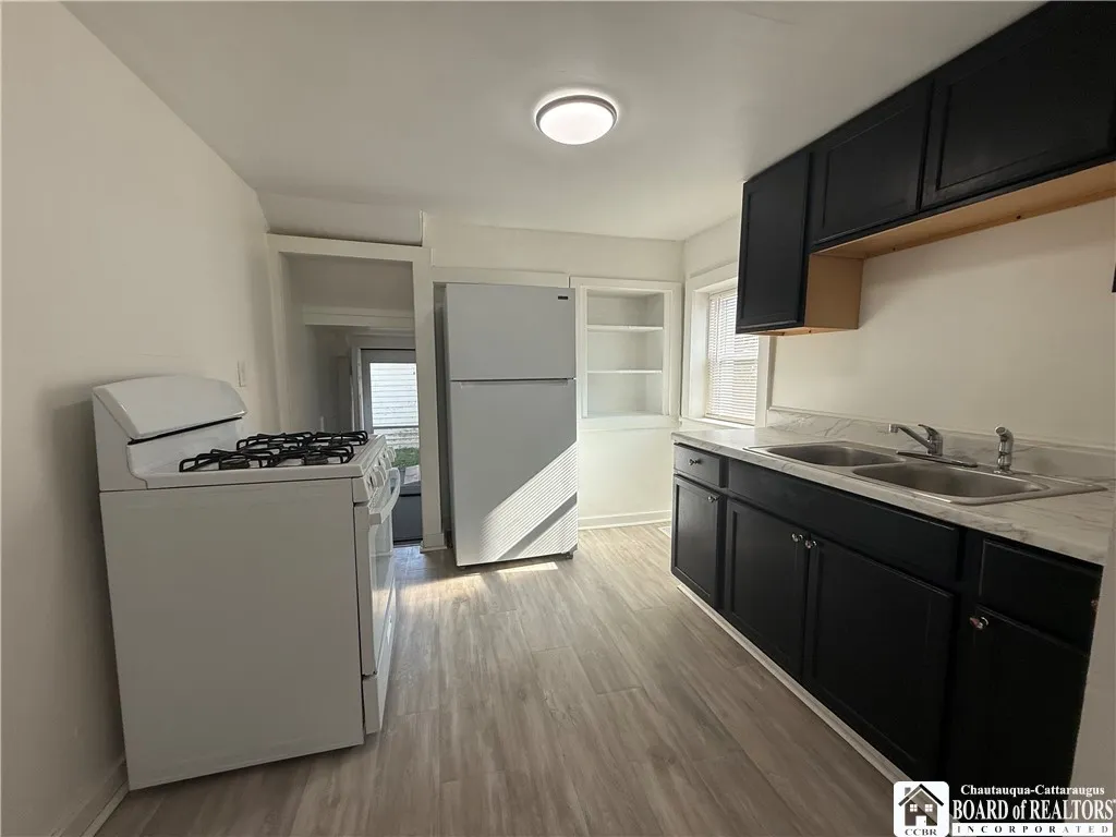 305 Canary Street, Dunkirk, New York 14048, Dunkirk, New York 14048, 3 Bedrooms Bedrooms, 6 Rooms Rooms,1 BathroomBathrooms,Residential,Closed,305 Canary Street, Dunkirk, New York 14048,0,R1622891