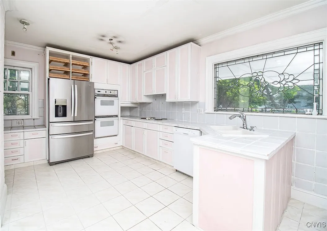 210 Sedgwick Drive, Syracuse, New York 13203, Syracuse, New York 13203, 5 Bedrooms Bedrooms, 9 Rooms Rooms,3 BathroomsBathrooms,Residential,For Sale,210 Sedgwick Drive, Syracuse, New York 13203,S1622201