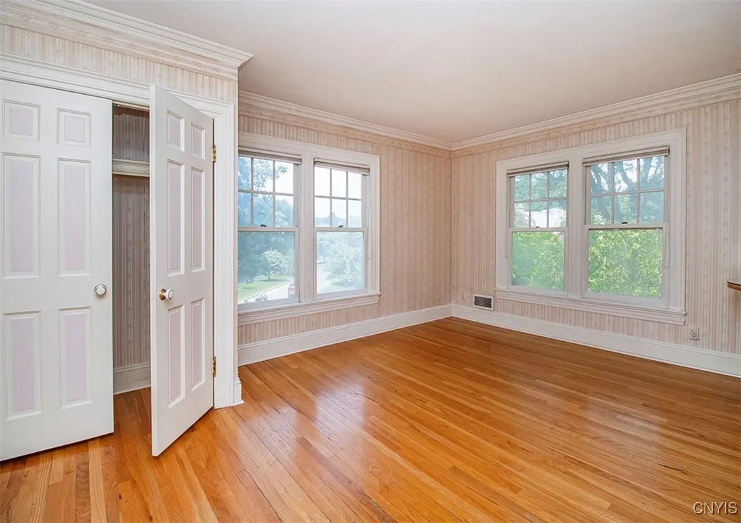210 Sedgwick Drive, Syracuse, New York 13203, Syracuse, New York 13203, 5 Bedrooms Bedrooms, 9 Rooms Rooms,3 BathroomsBathrooms,Residential,For Sale,210 Sedgwick Drive, Syracuse, New York 13203,S1622201
