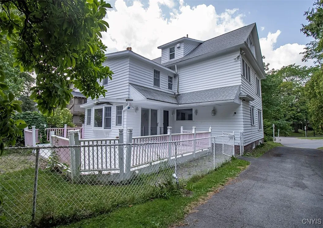 210 Sedgwick Drive, Syracuse, New York 13203, Syracuse, New York 13203, 5 Bedrooms Bedrooms, 9 Rooms Rooms,3 BathroomsBathrooms,Residential,For Sale,210 Sedgwick Drive, Syracuse, New York 13203,S1622201