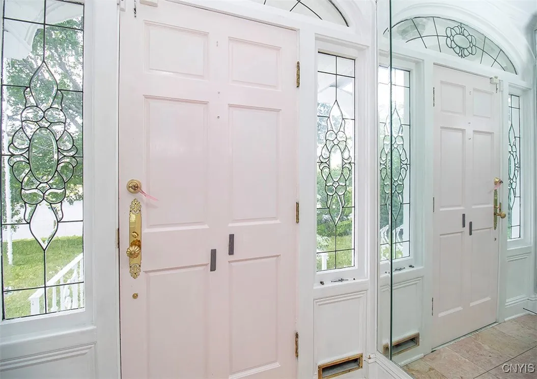 210 Sedgwick Drive, Syracuse, New York 13203, Syracuse, New York 13203, 5 Bedrooms Bedrooms, 9 Rooms Rooms,3 BathroomsBathrooms,Residential,For Sale,210 Sedgwick Drive, Syracuse, New York 13203,S1622201