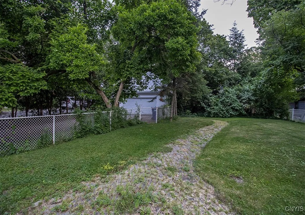 210 Sedgwick Drive, Syracuse, New York 13203, Syracuse, New York 13203, 5 Bedrooms Bedrooms, 9 Rooms Rooms,3 BathroomsBathrooms,Residential,For Sale,210 Sedgwick Drive, Syracuse, New York 13203,S1622201
