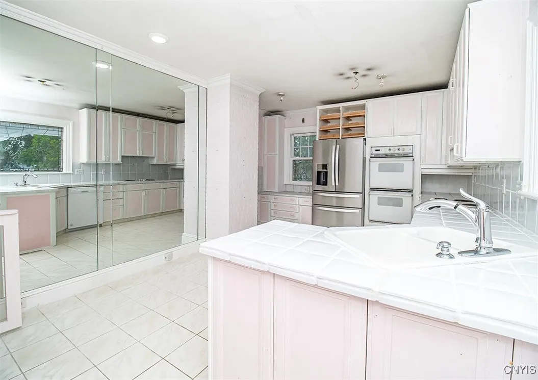 210 Sedgwick Drive, Syracuse, New York 13203, Syracuse, New York 13203, 5 Bedrooms Bedrooms, 9 Rooms Rooms,3 BathroomsBathrooms,Residential,For Sale,210 Sedgwick Drive, Syracuse, New York 13203,S1622201