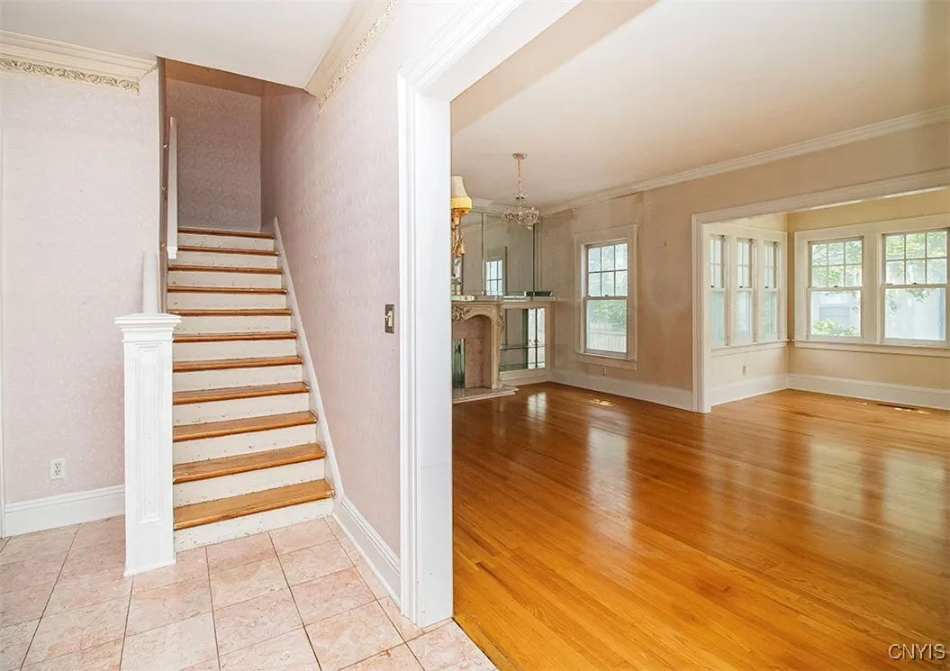 210 Sedgwick Drive, Syracuse, New York 13203, Syracuse, New York 13203, 5 Bedrooms Bedrooms, 9 Rooms Rooms,3 BathroomsBathrooms,Residential,For Sale,210 Sedgwick Drive, Syracuse, New York 13203,S1622201