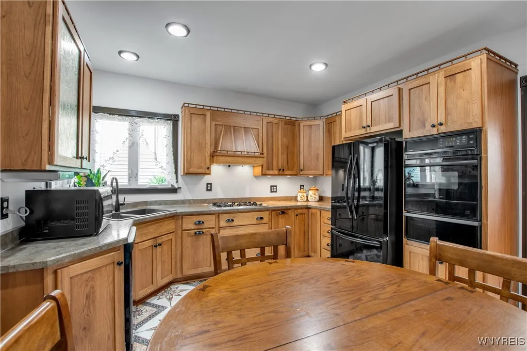 51 Park Avenue, Tonawanda, New York 14150, Tonawanda, New York 14150, 3 Bedrooms Bedrooms, 7 Rooms Rooms,1 BathroomBathrooms,Residential,For Sale,51 Park Avenue, Tonawanda, New York 14150,B1622016